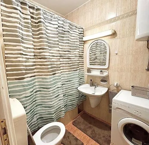 Διαμέρισμα Cozy, Charming One Bedroom Ποντγορίτσα